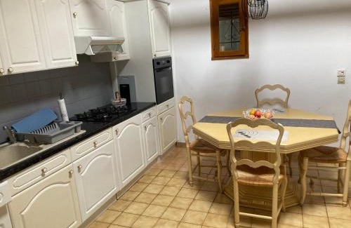 Maubec Appartement | Les Vignes