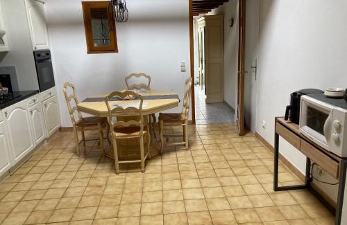 Maubec Appartement | Les Vignes