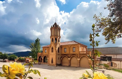 Barbera de la Conca Maison | Les Voltes II-3-Bedroom Gem in Hilltop Wine Village with Stunning Views