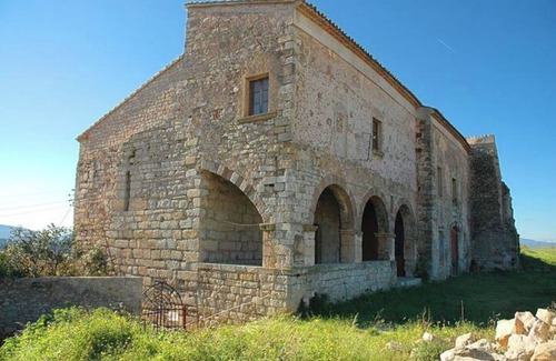 Barbera de la Conca Maison | Les Voltes II-3-Bedroom Gem in Hilltop Wine Village with Stunning Views
