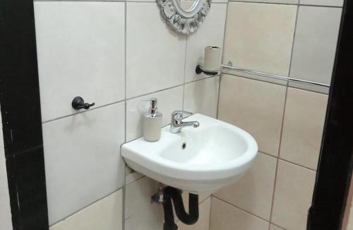 Middelburg Appartement | Lesedi Guesthouse Middleburg