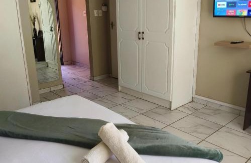 Middelburg Appartement | Lesedi Guesthouse Middleburg