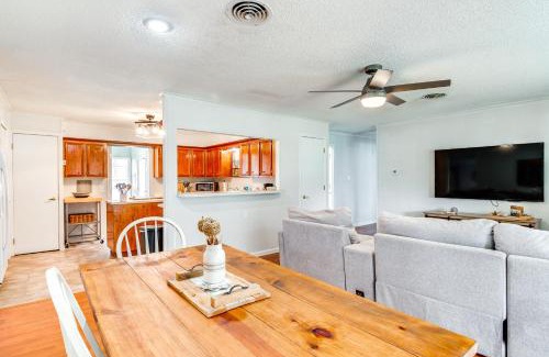 West Livingston Maison | Less Than 1 Mi to Boat Ramp Lake Livingston Retreat!