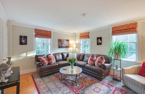 Salem Appartement | Less Than 1 Mi to Dtwn Salem Apt with Shared Patio and Yard!