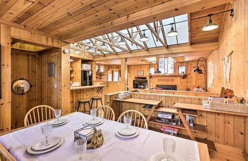 Upper Kingsbury Maison | Less Than 1 Mi to Heavenly Lifts Tahoe Area Townhome!
