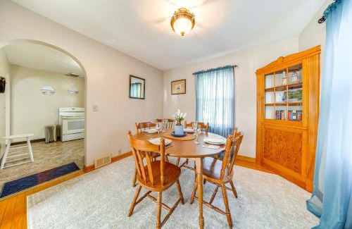 Ashtabula Maison | Less Than 1 Mi to Lake Erie Ashtabula Hideaway!