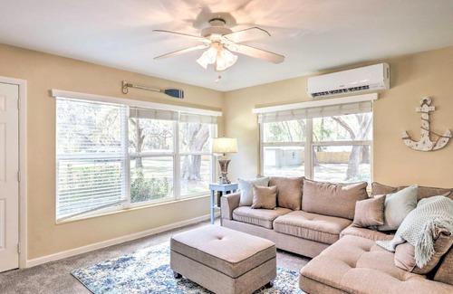Summerfield Maison | Less Than 1 Mi to Lake Weir Quiet Summerfield Getaway