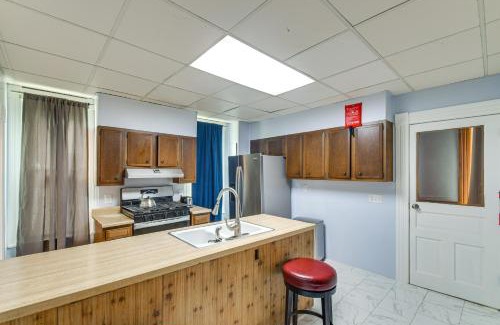 Galesburg Appartement | Less Than 1 Mi to Main St Quiet Apartment in Galesburg!
