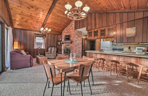 Higgins Lake Maison | Less Than 3 Mi to Higgins Lake Roscommon Cabin with Deck