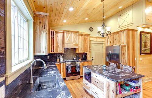 North Pole Appartement | Less Than 5 Mi to Whiteface Mtn Resort Cabin-Style Apt