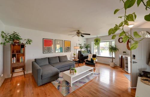 Virginia Village Maison | Less Than 7 Mi to Dtwn Denver Home with Large Yard!