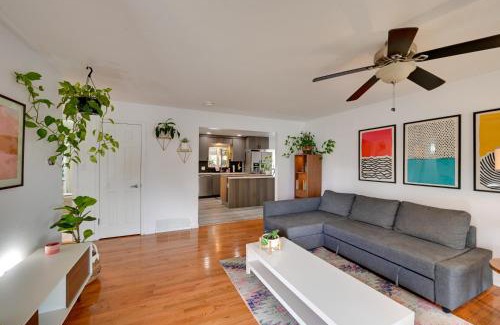 Virginia Village Maison | Less Than 7 Mi to Dtwn Denver Home with Large Yard!