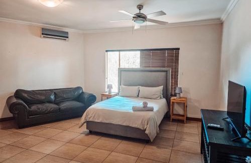 Leeupoort Cabine | Lethabong Lodge