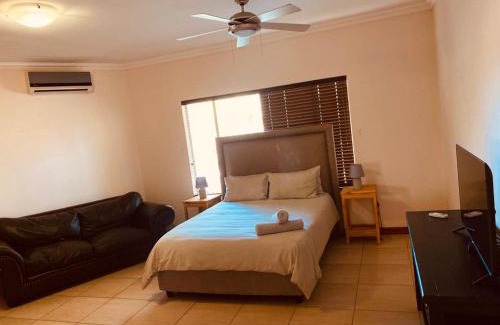 Leeupoort Cabine | Lethabong Lodge