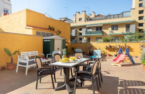 Navas Appartement | Lets Holidays Terrace Barcelona