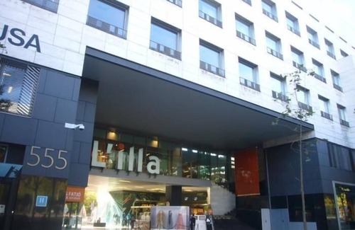 Les Corts Appartement | LetsGoBarcelona Diagonal Ave. avec terrasse privée pour 6 personnes