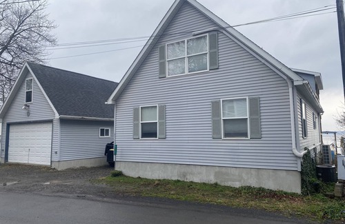 Lodi Maison | Level lakefront in Lodi