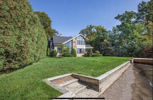Skaneateles Maison | Level Lakefront less than 2 miles to the village of Skaneateles