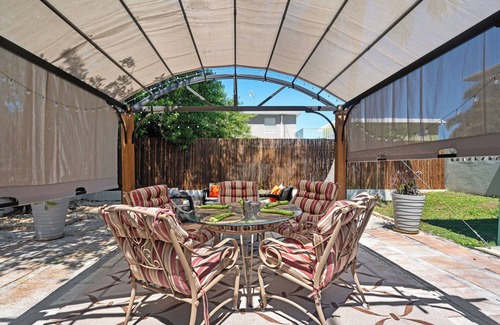Levittown Appartement | Levittown Onyx: A Jazzy 2-Bedroom Apartment in Toa Baja with WiFi, AC