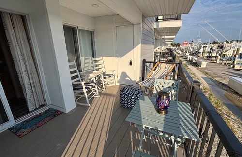 Lewes Copropriété | Lewes canalfront condo! Amazing views! Walk to beach or town!