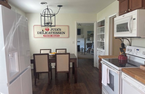 Lewisburg Maison | Lewisburg’s Southern Bell, a charming bungalow with a Southern feel!