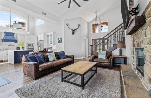 Lakewood Village Maison | Lewisville Lake Pool Oasis With Game Room and Beachfront