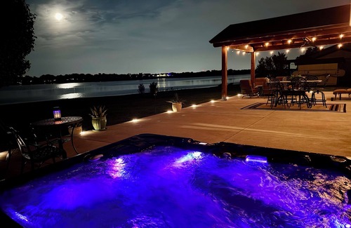 Little Elm Maison | Lewisville Lakefront Home-hot tub-near Frisco/Dallas-Texas/Omni PGA Golf Course