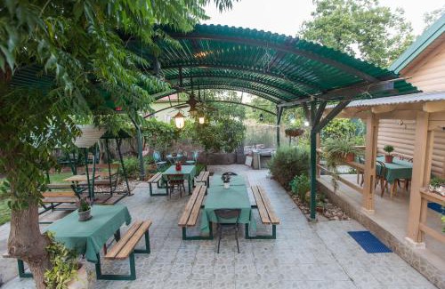Yesod HaMa'ala Chalet De Ski | Leyad Hashmura Lodging