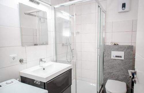 Kaltenweide Appartement | LGH2-4 Schlafzimmer, voll ausgestattet, WLAN, Balkon, self-check-in