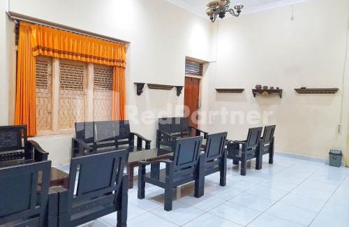 Tuban Sub-District Hôtel | LH101 Guest House Syariah near Makam Sunan Bonang RedPartner
