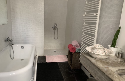 1st Arrondissement Maison | Chambre Liberté Design