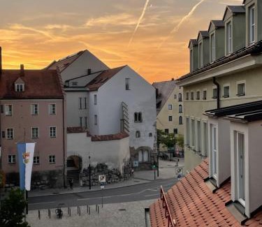 City Centre Regensburg Appartement | Liboria: Stylische Altstadtwohnung