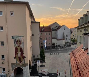 City Centre Regensburg Appartement | Liboria: Stylische Altstadtwohnung