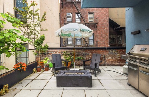 Bowery Appartement | Library Loft by StayHaus | 2BR Full-Service Condo with Terrace