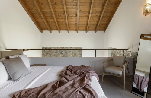 Sourpi Appartement | Lichnos Luxury Maisonette 1