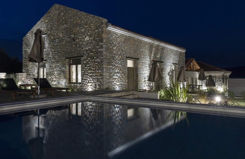 Sourpi Appartement | Lichnos Luxury Maisonette 2