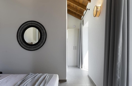 Sourpi Maison | Lichnos Luxury Studio