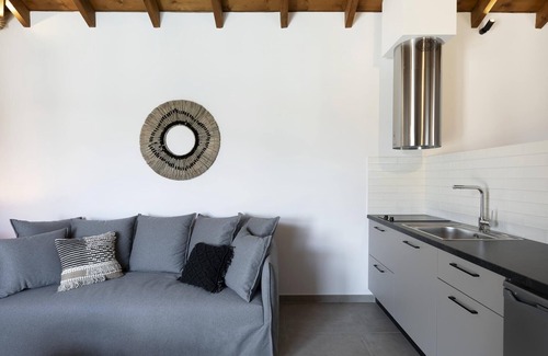 Sourpi Maison | Lichnos Luxury Studio