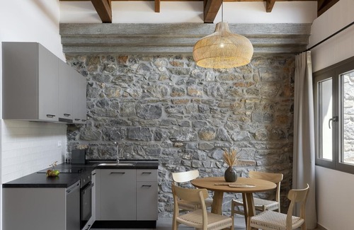 Sourpi Appartement | Lichnos Luxury Suites Stoa