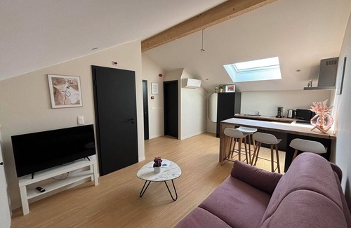 Herstal Appartement | Cocon Liégeois sous les toits, à 15 Minutes du centre de Liège