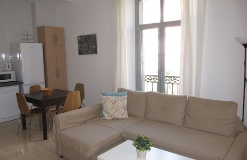 Ensanche Centro Appartement | Life Apartments Alameda Colon