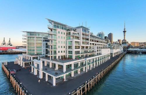Auckland Central Business District Appartement | Life on Water- Princes Wharf apartment with fabulous views