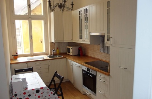 Zizkov Appartement | Light & airy flat near city center/Appartement lumineux dans le centre de Prague