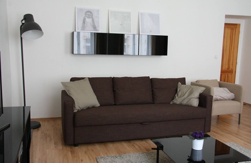 Zizkov Appartement | Light & airy flat near city center/Appartement lumineux dans le centre de Prague