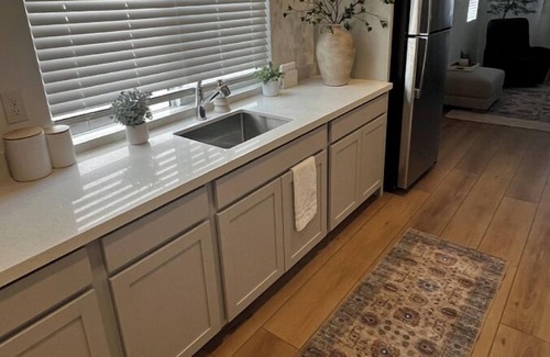 Black Mountain Appartement | Light and Bright, 1 bedroom, 1 bath apartment...