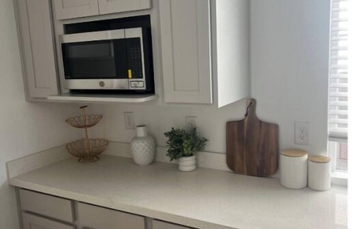 Black Mountain Appartement | Light and Bright, 1 bedroom, 1 bath apartment...