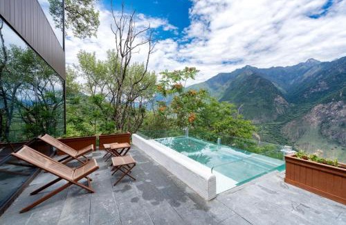 Garze Hôtel | Light and Forest PeeKaboo Cliff Private Hot Spring Hotel