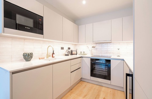Whittington Appartement | Light and Space Retreat