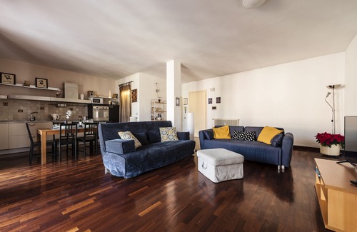 Pisa Appartement | Lumière et bois près de la tour