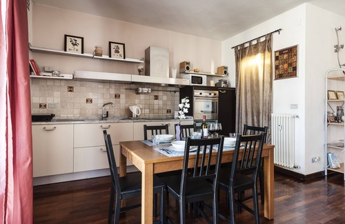 Pisa Appartement | Lumière et bois près de la tour